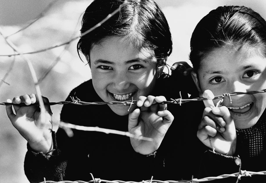 06_girls.spiti.blackandwhite.india.jpg